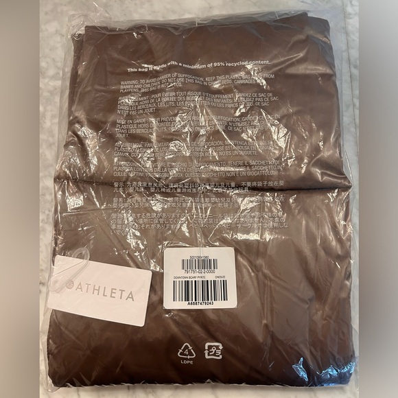 NWT - Athleta DownTown puffy scarf in cool metallic pyrite - Picture 2 of 3